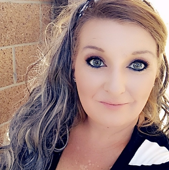 Meet your Posher, Michelle - Picture 2 of 8